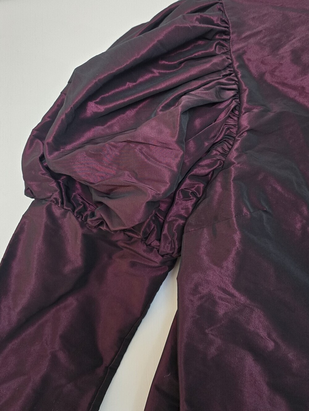 Express - Taffeta Puff Sleeve Mock Neck Long Sleeve Top - Picture 3 of 7